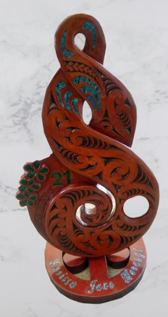 21st Maori Coloured paua Pikoura Carving